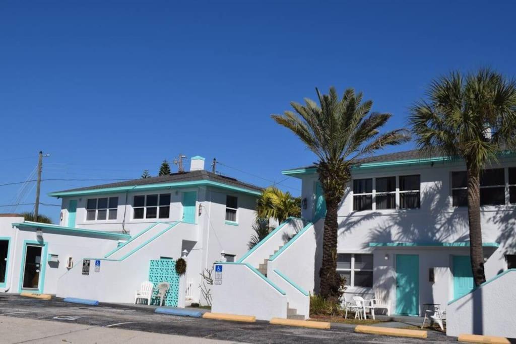 Renovate Large Studio 21-Directly Across Beach St. Pete Beach Luaran gambar