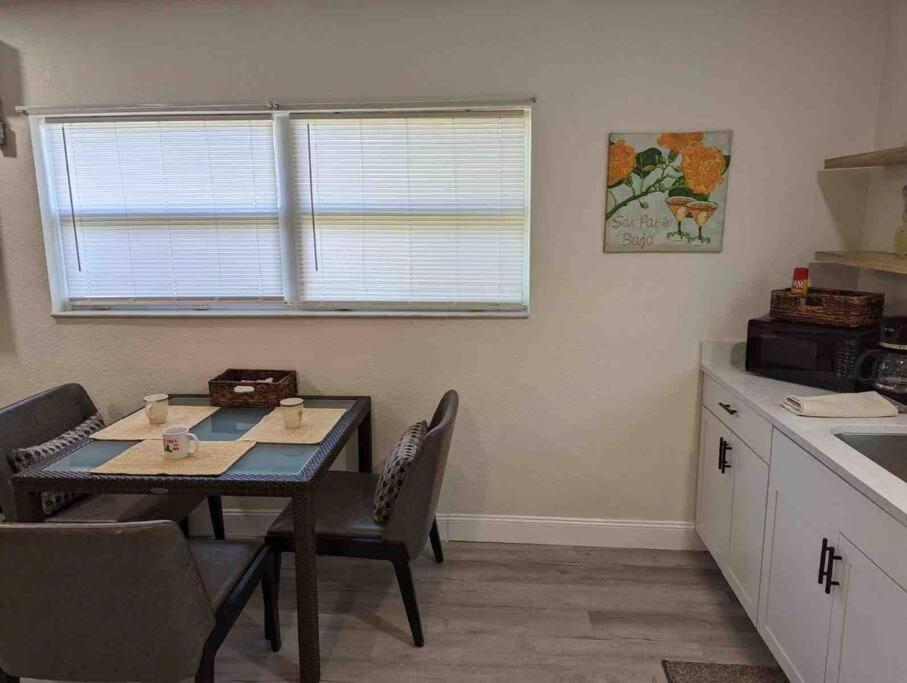 Renovate Large Studio 21-Directly Across Beach St. Pete Beach Luaran gambar